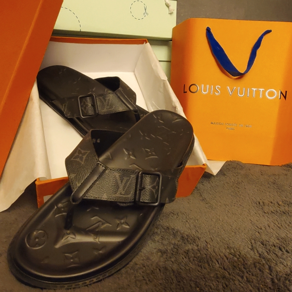 Louis Vuitton Flip Flops size Mens 12 (46) Black Monogram with Buckle - Picture 1 of 4
